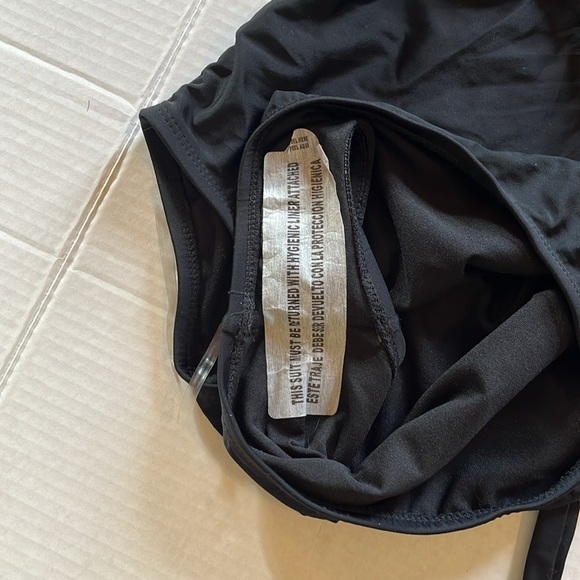 NWT-Kona SOL-M(8-10)-black-wear it four ways,medium coverage one piece swimsuit - Picture 10 of 15